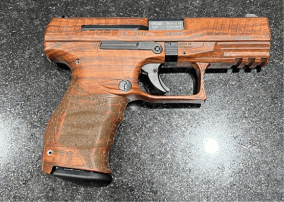 Pistole, Walther PPQ M2 Holz, Wassertransferdruck in Kirschbaum