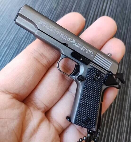 Schlüsselanhänger Colt 1911 A1, grau